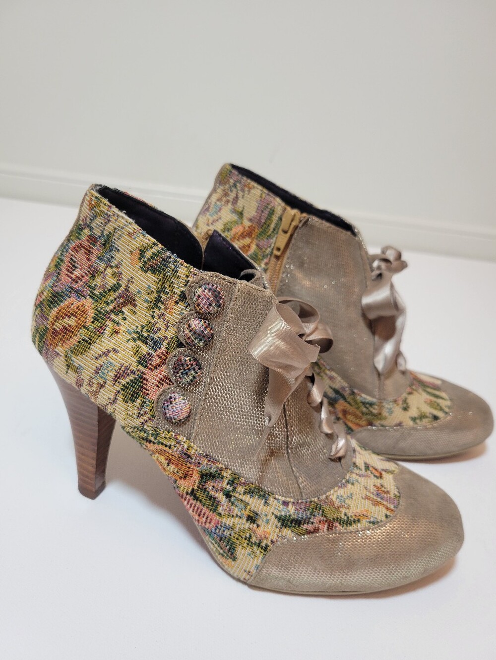 Poetic Licence Betseys Buttons EU 39.5 Floral Tapestry Victorian Heel Booties